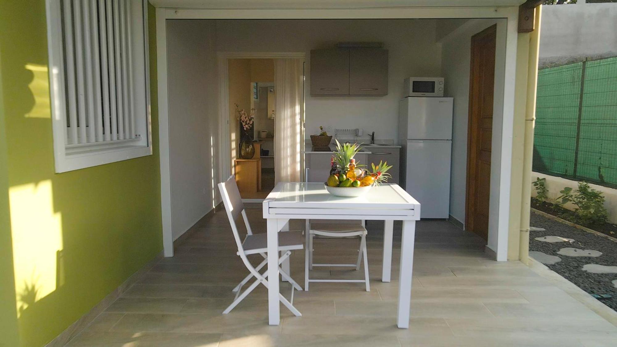 Studio Avec Piscine, A 3 Minutes A Pied Des Plages Sainte-Anne  Bagian luar foto